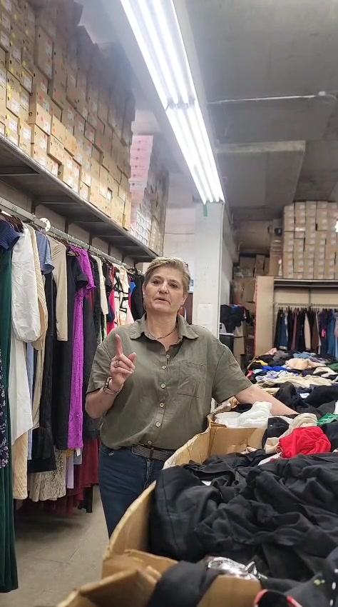 Vente SHEIN vêtements variés (robes, pantalons, jupes, vestes...)