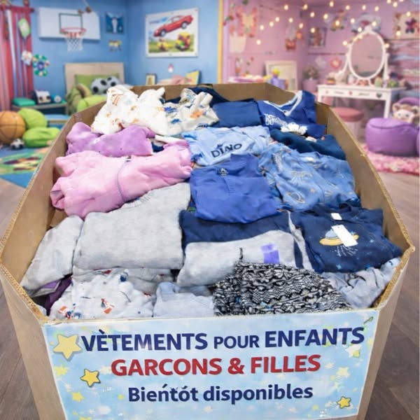 Vêtements pour enfants (sweats, ensembles, pyjamas)