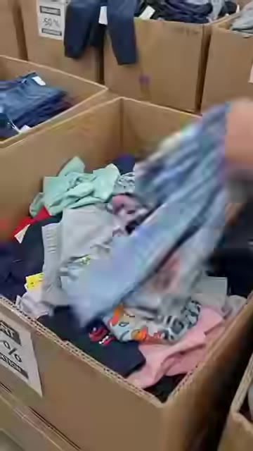 Chaussures et vêtements Walmart à -50%